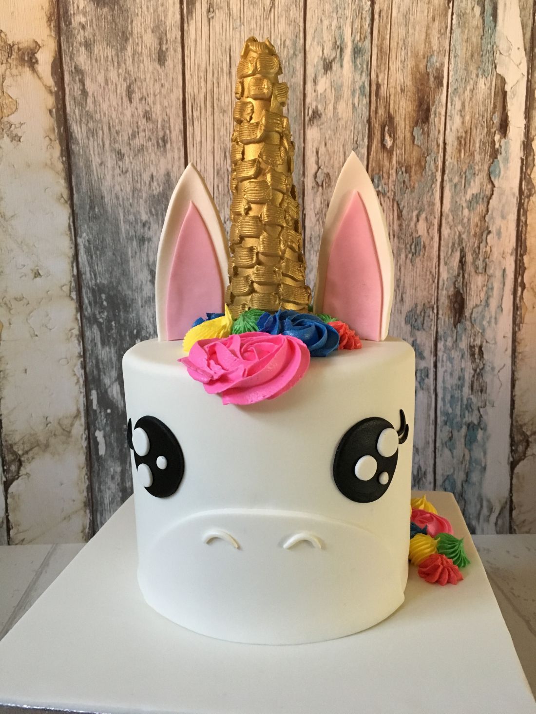 Decoración tarta de unicornio - Bee Cakes